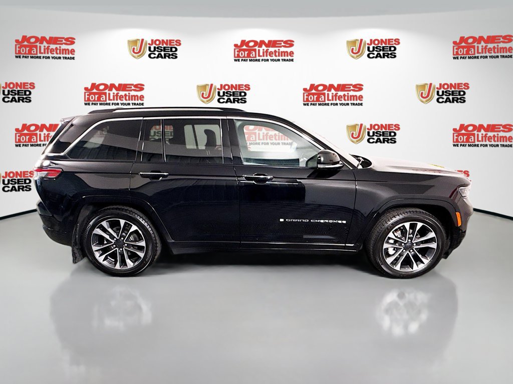 Used 2023 Jeep Grand Cherokee Overland w/ Luxury Tech Group IV AWD/4WD image 20
