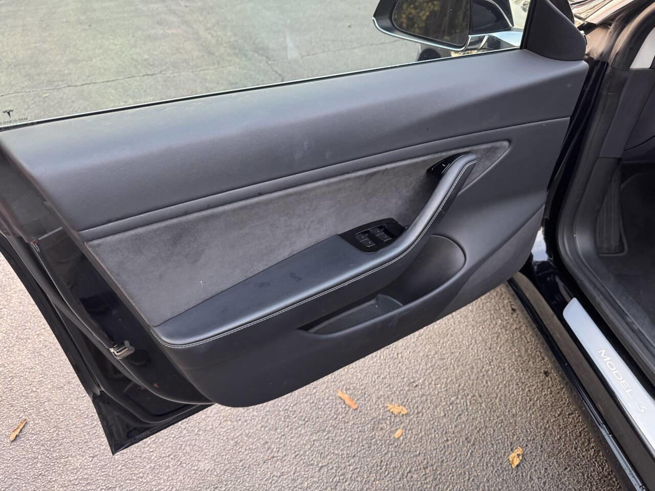 Used 2018 Tesla Model 3 Long Range image 9