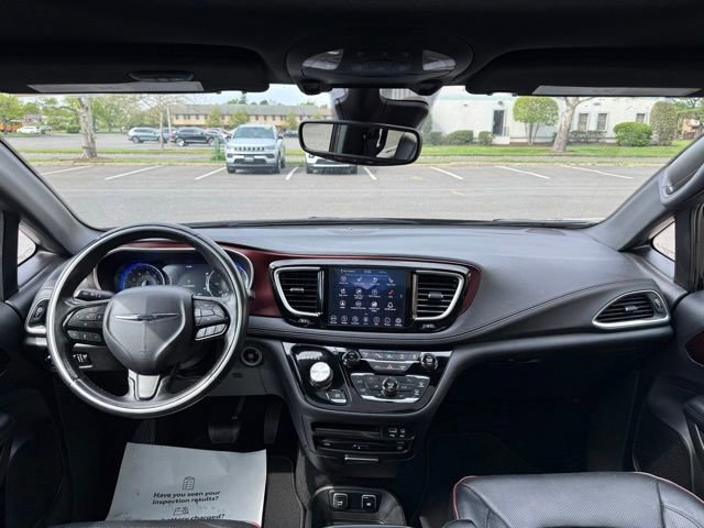 Used 2020 Chrysler Pacifica Limited FWD image 34