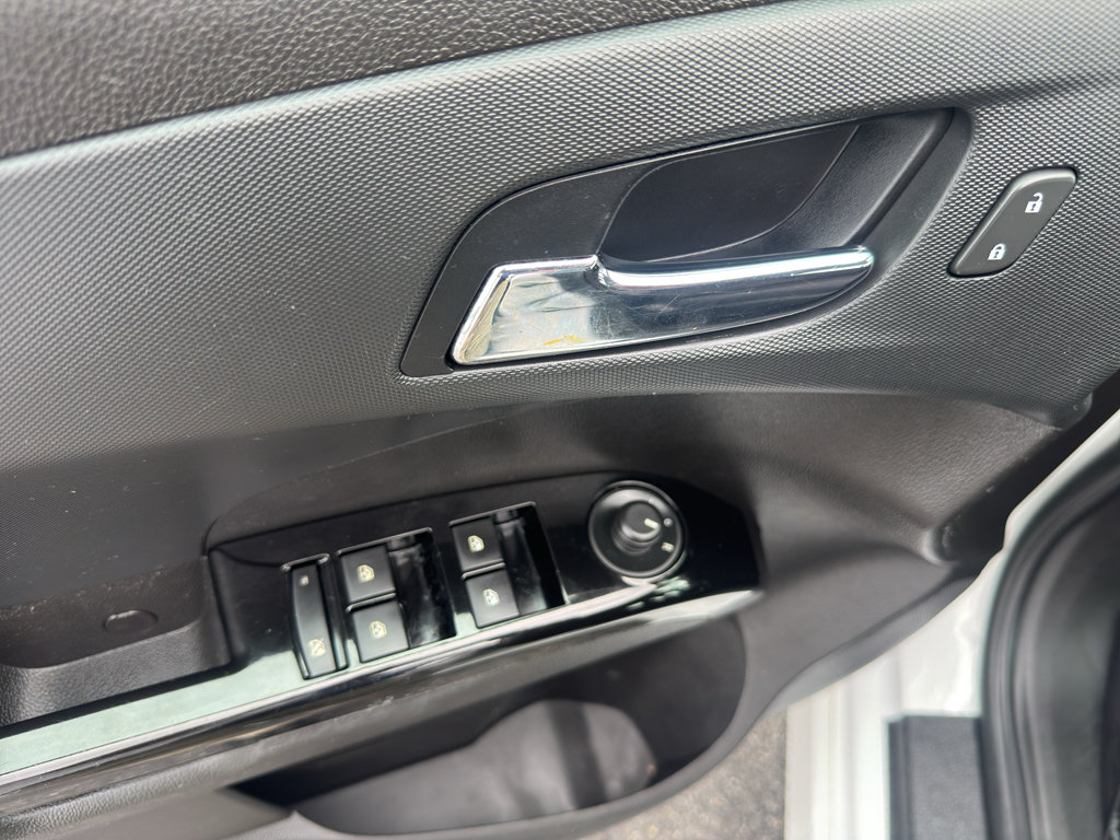 Used 2017 Chevrolet Sonic LT FWD image 9