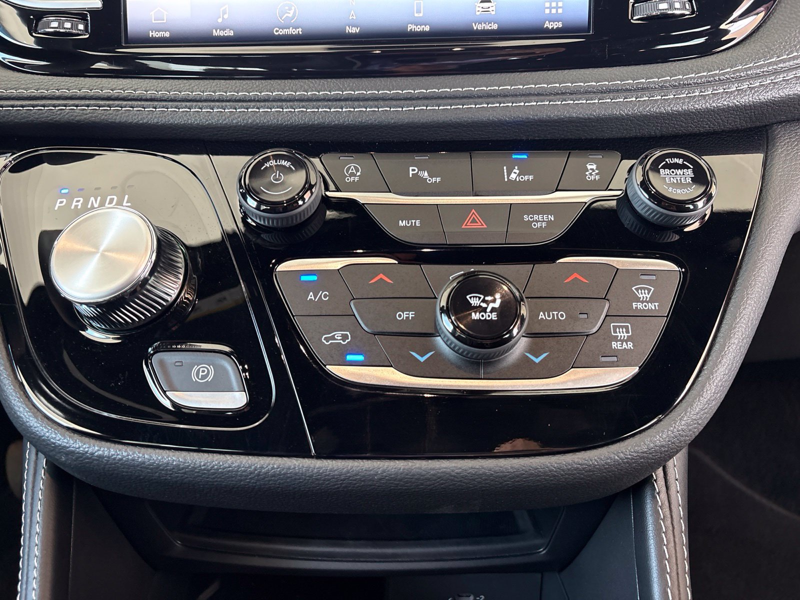 New 2027 Chrysler Pacifica Limited FWD image 29