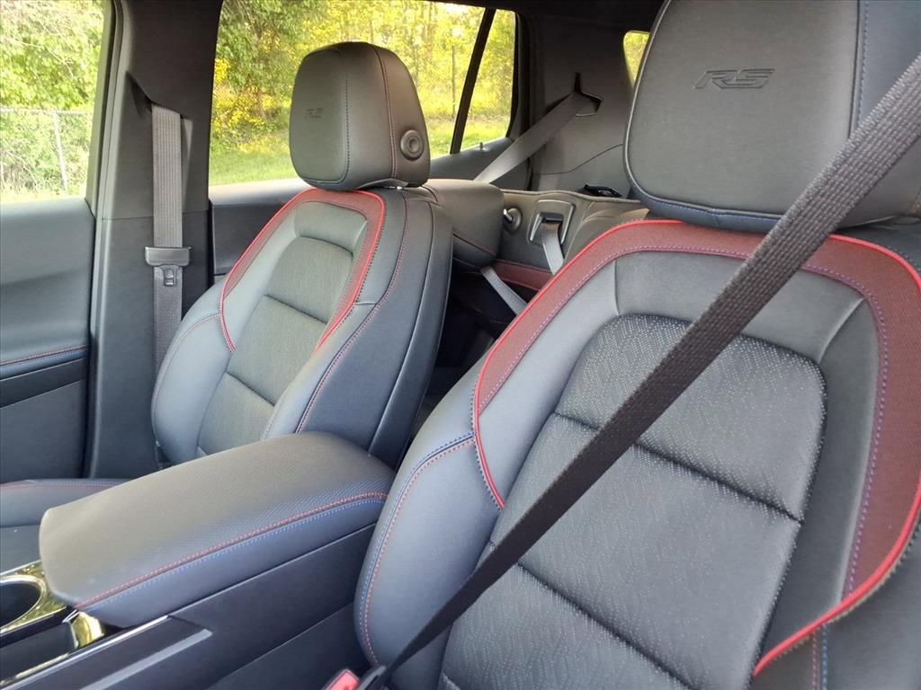 New 2026 Chevrolet Equinox RS w/ Convenience Package III FWD image 13