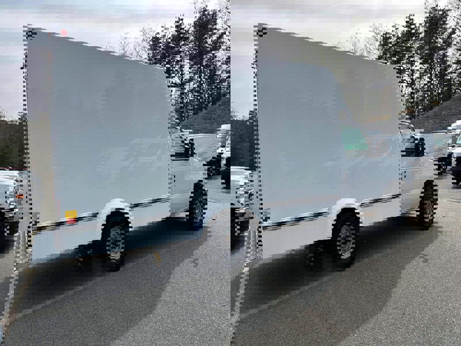 New 2027 Ford E-350 and Econoline 350 Super Duty w/ Power Equipment Group image 3