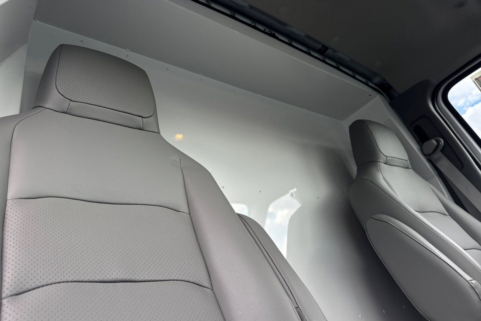 New 2026 Ford E-350 and Econoline 350 Super Duty w/ Power Equipment Group image 15