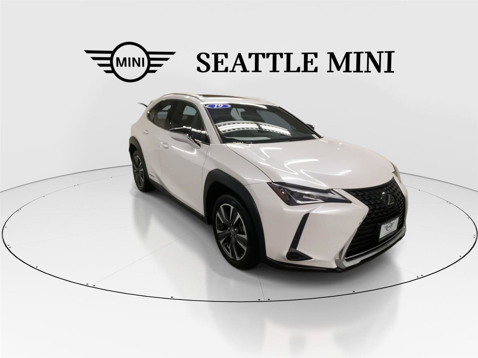 Used 2019 Lexus UX 250h w/ Premium Package AWD/4WD image 2
