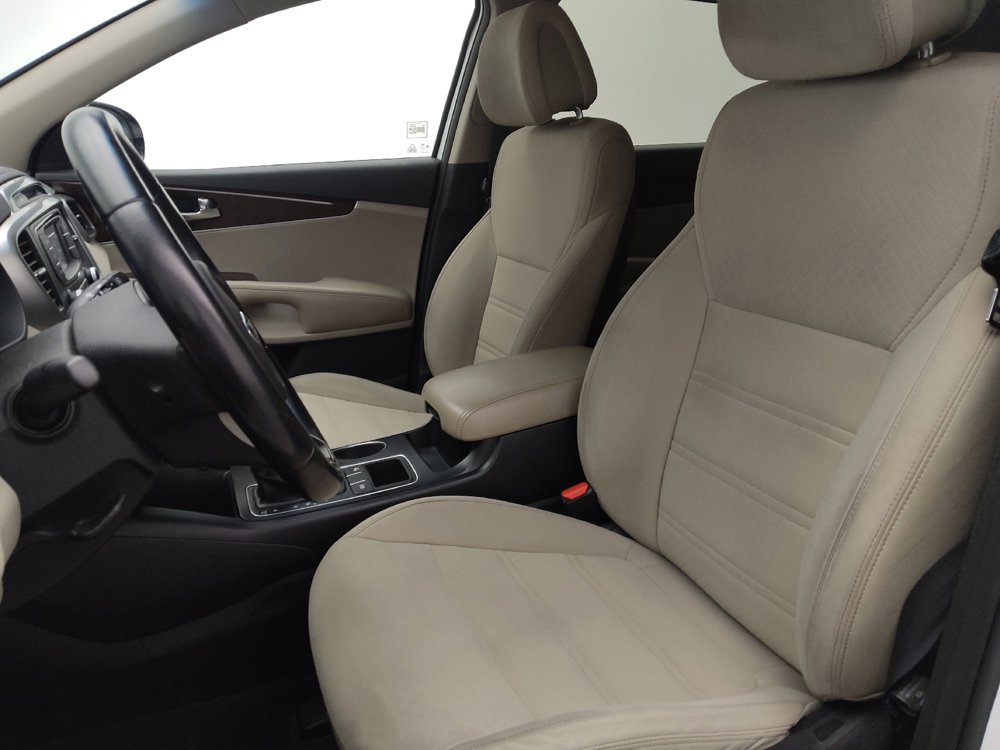 Used 2016 Kia Sorento LX w/ LX Convenience Package image 17