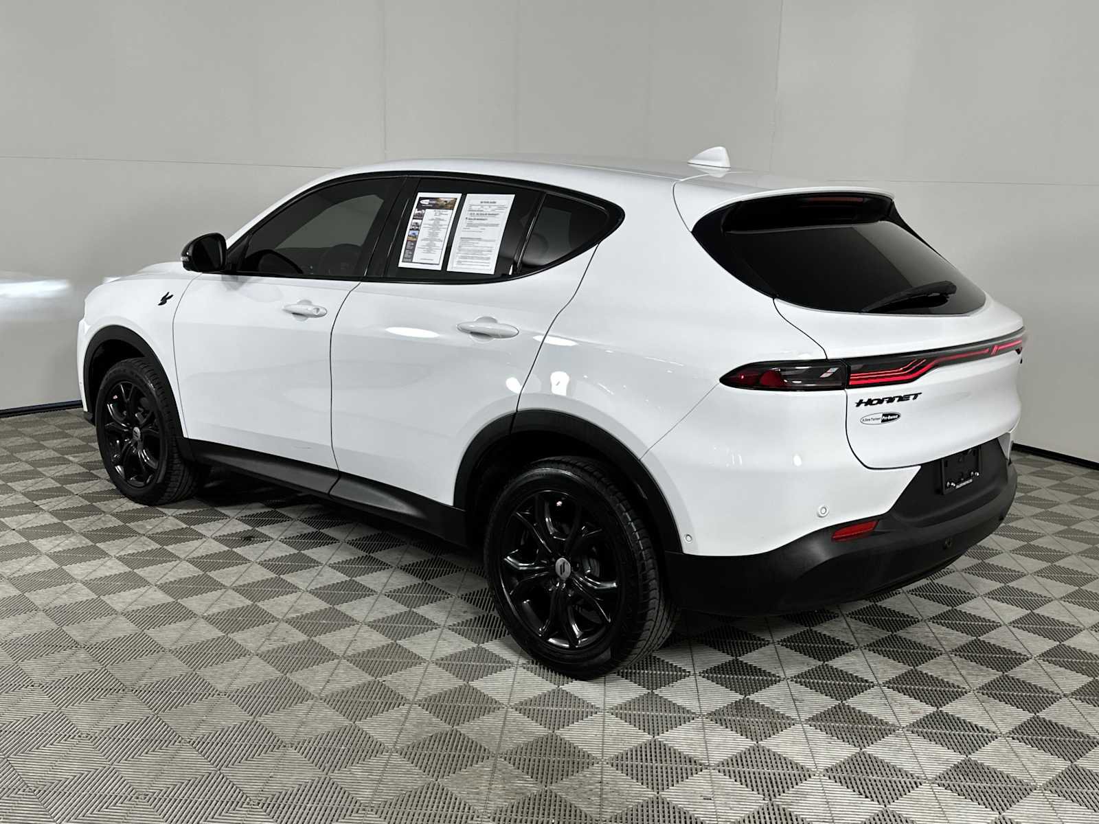 Used 2023 Dodge Hornet GT w/ Tech Pack w/o Parking image 6