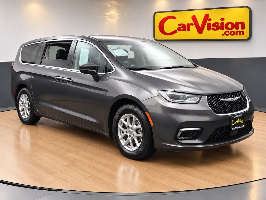 Used 2023 Chrysler Pacifica Touring-L