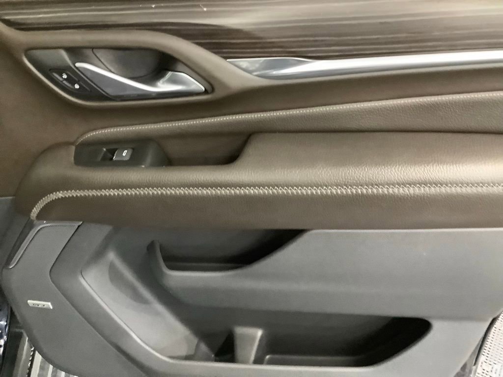 Used 2022 GMC Yukon XL Denali w/ Denali Premium Package AWD/4WD image 33