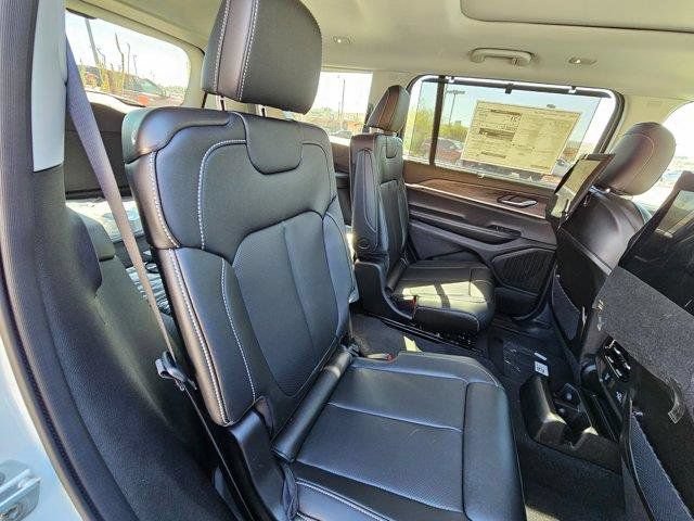 New 2024 Jeep Grand Cherokee L Limited w/ Luxury Tech Group II AWD/4WD image 13