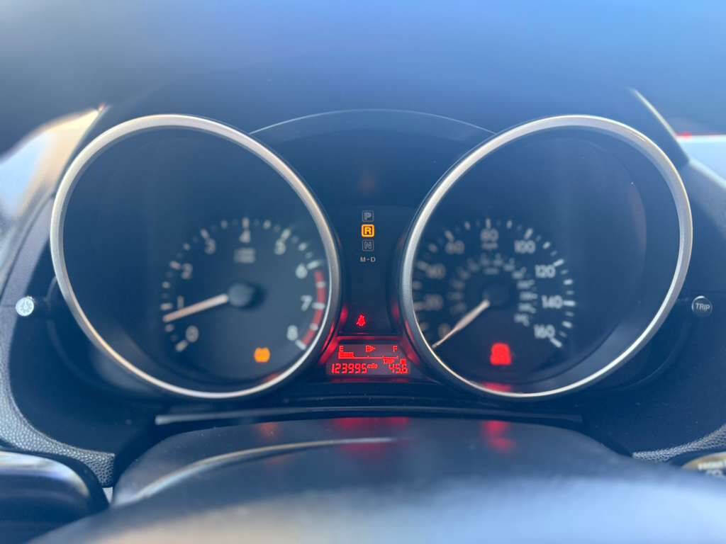 Used 2012 MAZDA MAZDA5 Sport image 19