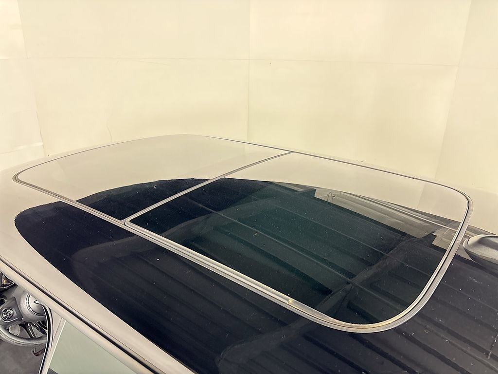 Used 2015 MINI Cooper S image 18