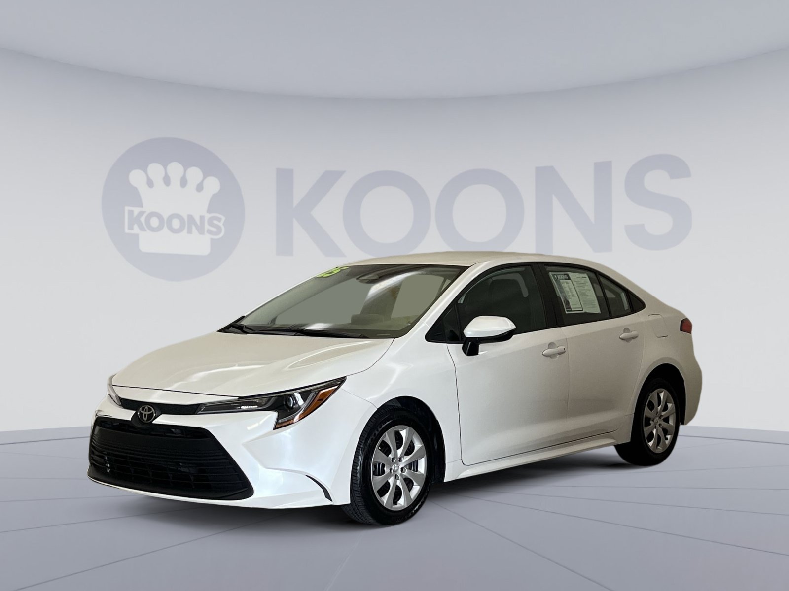 Used 2025 Toyota Corolla LE FWD image 1