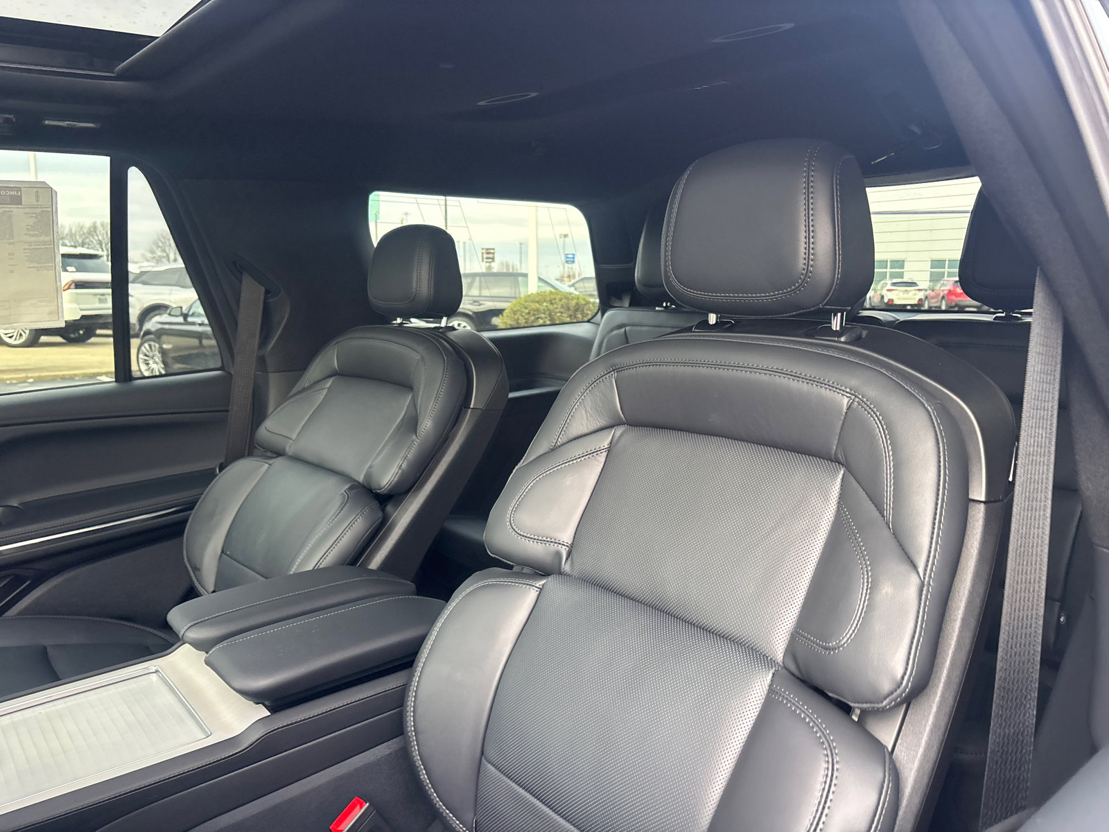 New 2026 Lincoln Navigator Reserve w/ Jet Appearance Package image 26