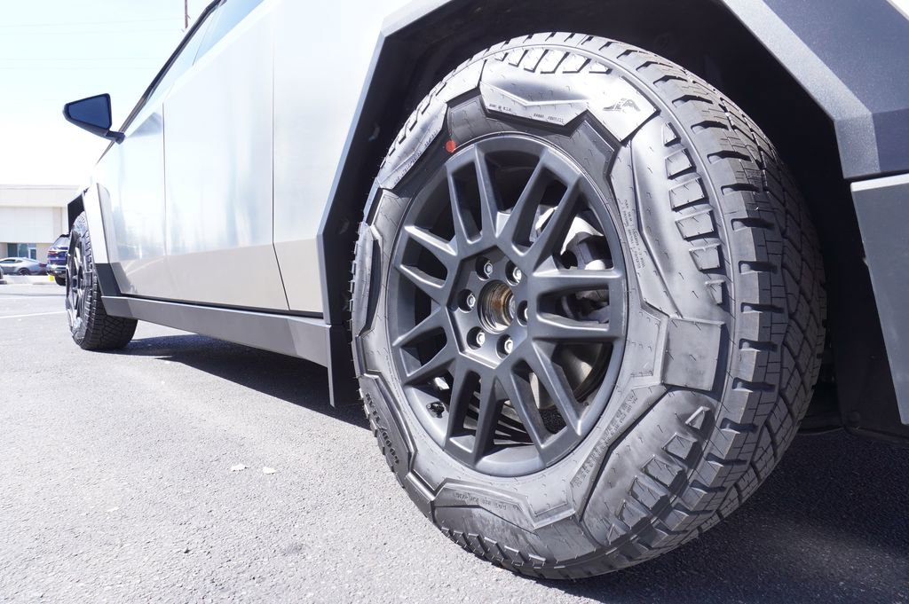 Used 2025 Tesla Cybertruck AWD Crew Cab image 8