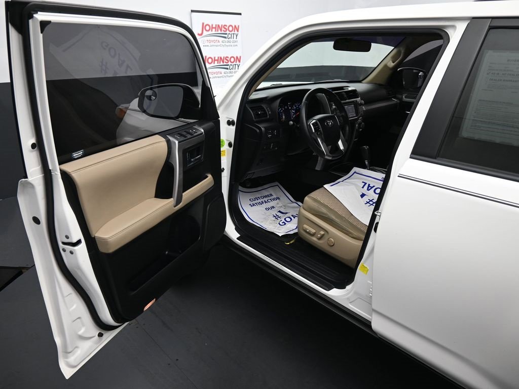 Used 2016 Toyota 4Runner SR5 image 16