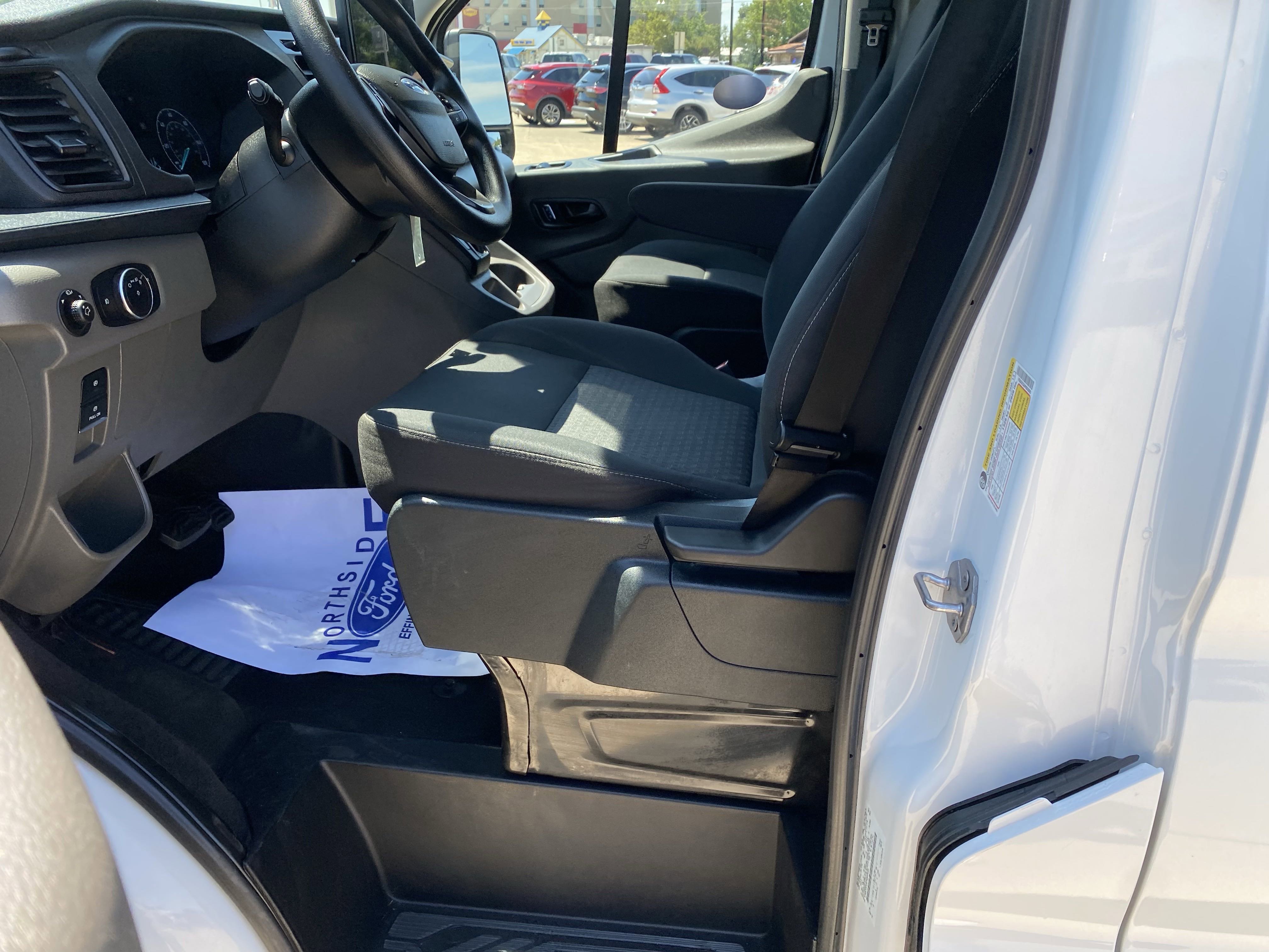 Used 2023 Ford Transit 350 XLT image 17