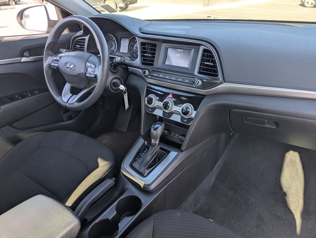 Used 2019 Hyundai Elantra SE w/ Cargo Package image 30