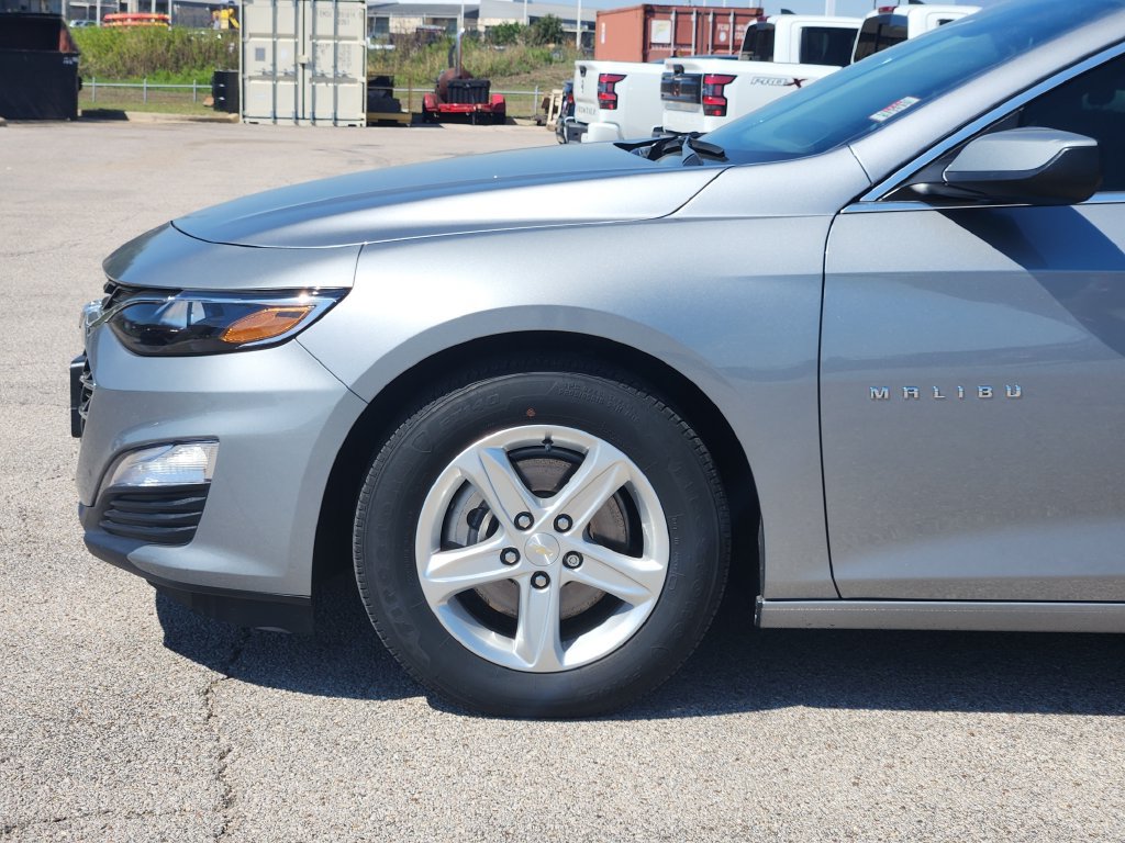 Used 2025 Chevrolet Malibu LS FWD image 6