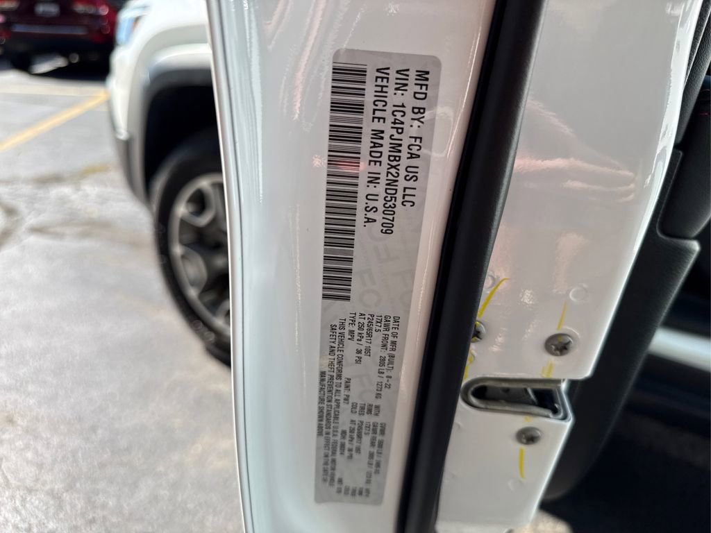 Used 2022 Jeep Cherokee Trailhawk image 16