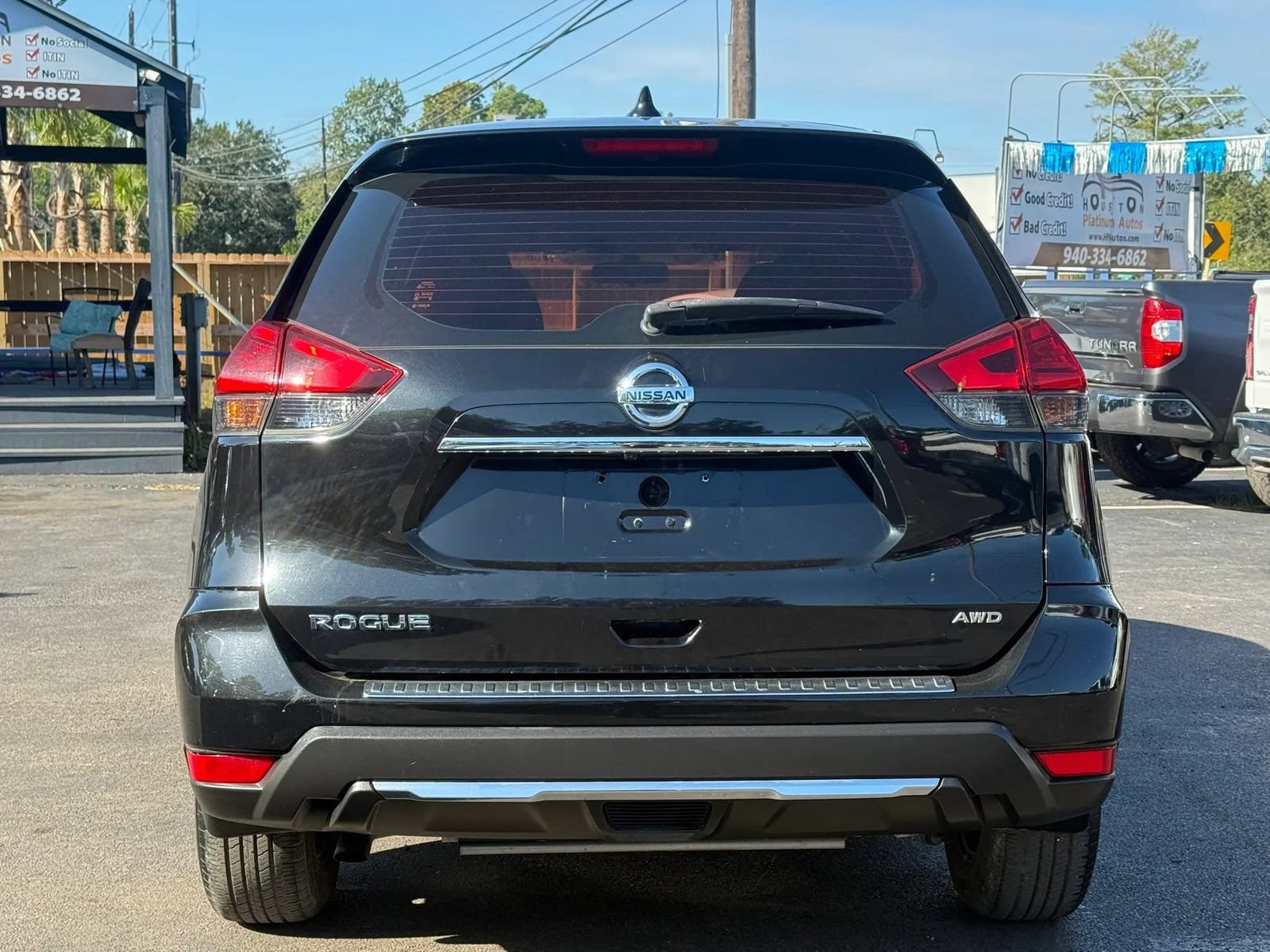 Used 2017 Nissan Rogue S AWD/4WD image 6