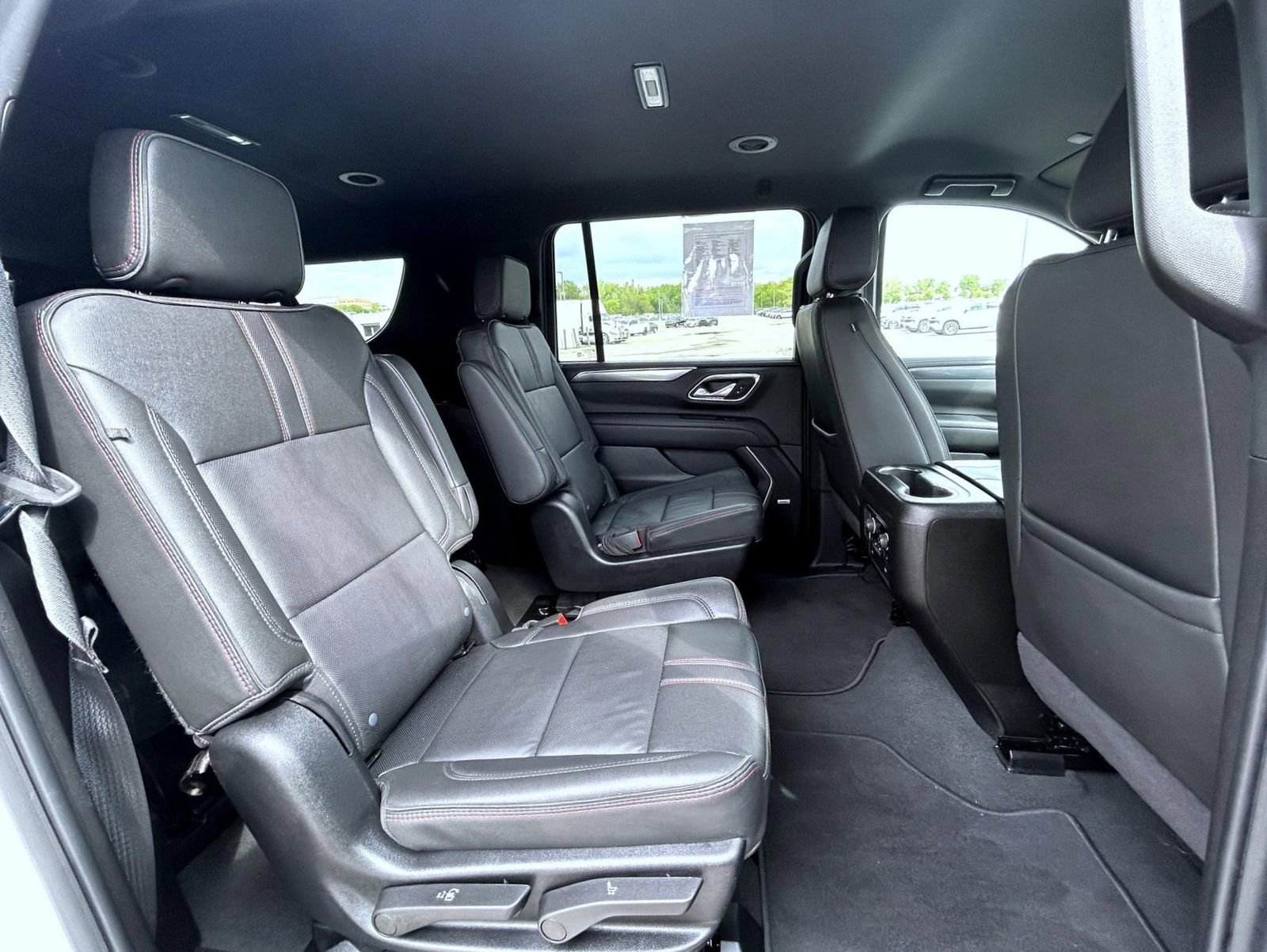 Certified 2024 Chevrolet Suburban RST w/ Luxury Package AWD/4WD image 18