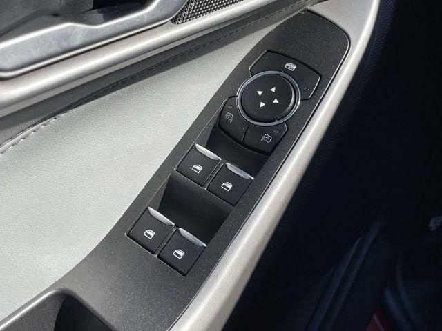 Used 2023 Ford Explorer XLT w/ Equipment Group 202A AWD/4WD image 12