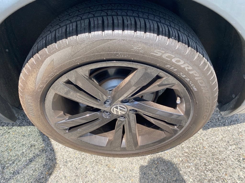 Used 2024 Volkswagen Tiguan SE R-Line AWD/4WD image 7