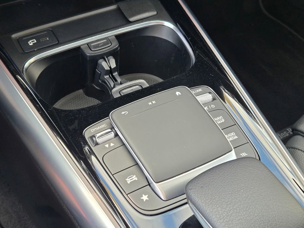 Used 2021 Mercedes-Benz GLA 250 4MATIC image 37