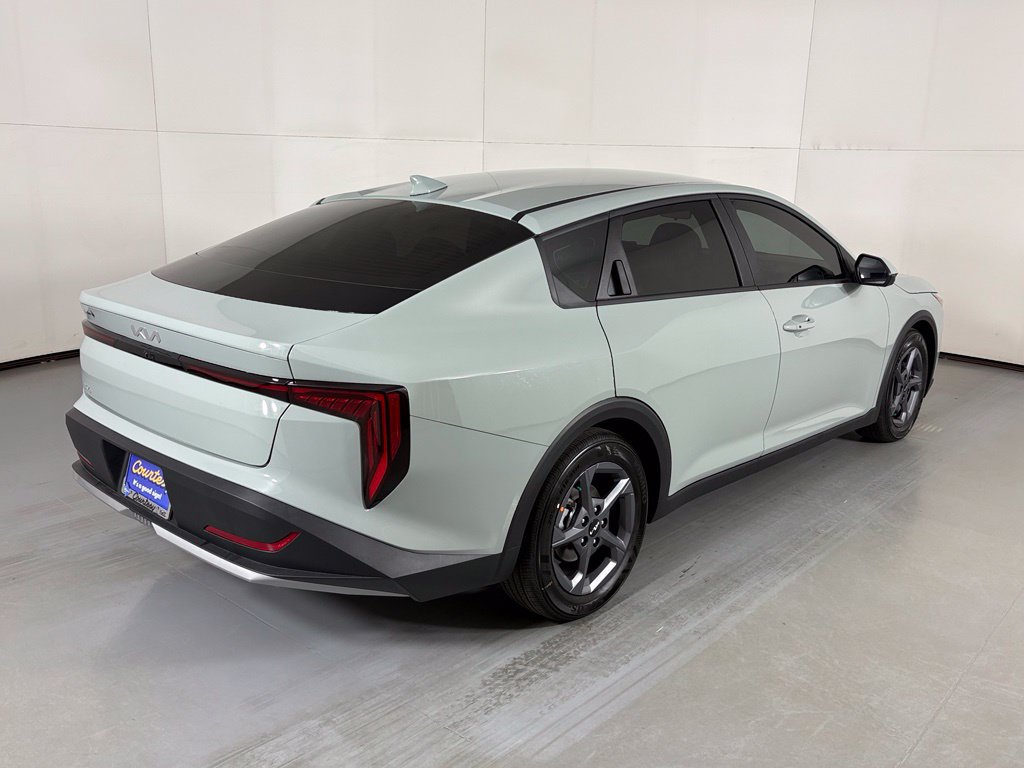 New 2026 Kia K4 FWD image 8