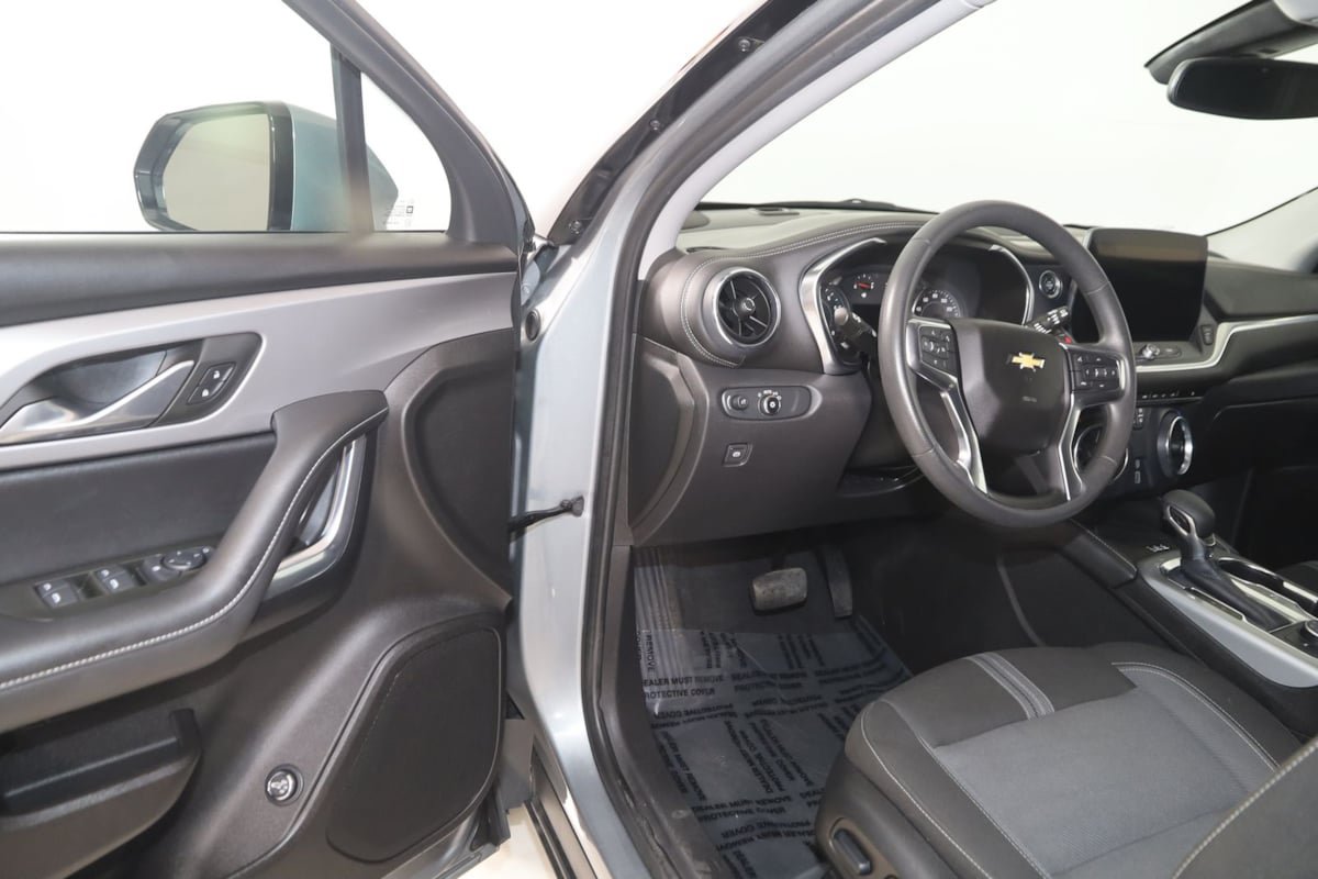 Used 2024 Chevrolet Blazer LT w/ Convenience Package FWD image 43