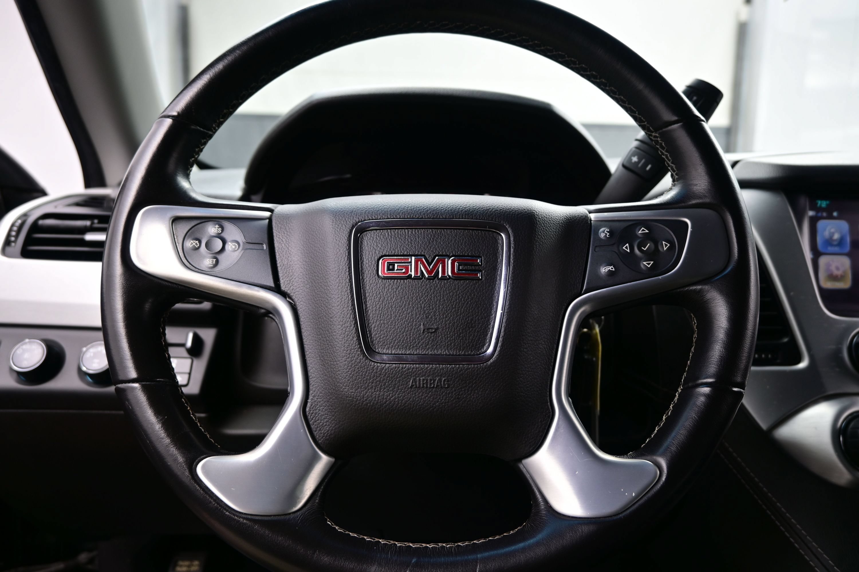 Used 2019 GMC Yukon SLE w/ HD Trailering Package AWD/4WD image 25