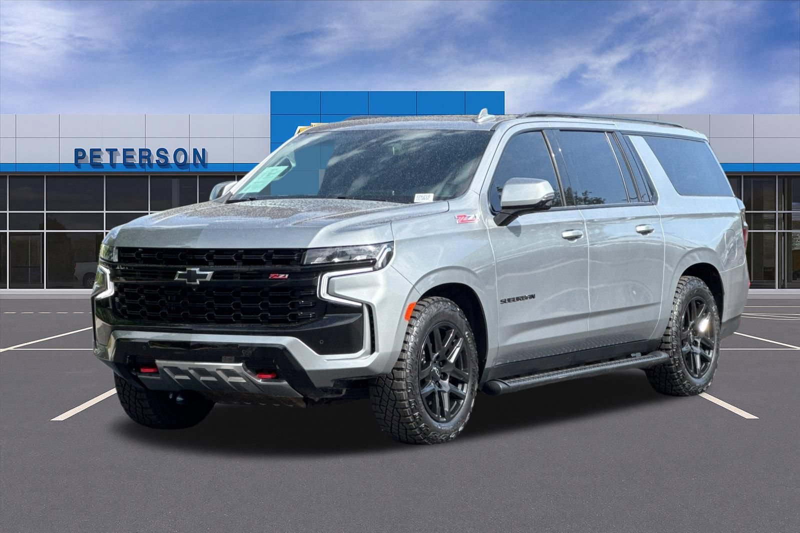 Certified 2023 Chevrolet Suburban Z71 w/ Z71 Off-Road Package AWD/4WD image 8