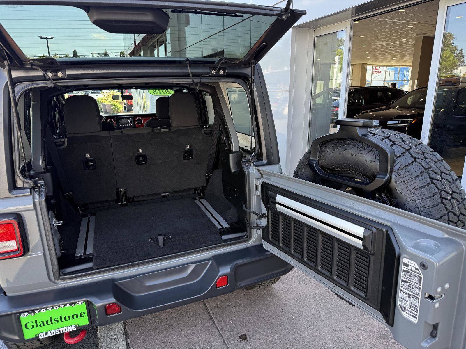 Used 2018 Jeep Wrangler Unlimited Rubicon AWD/4WD image 18