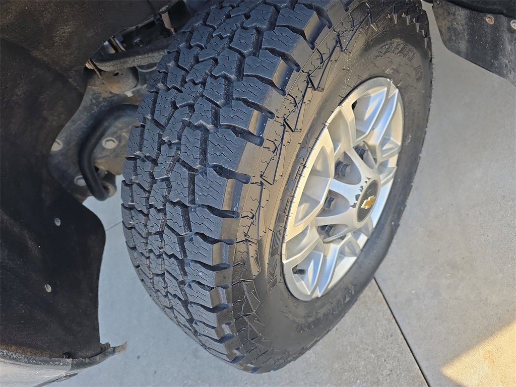 Used 2024 Chevrolet Silverado 2500 LT w/ Convenience Package image 32