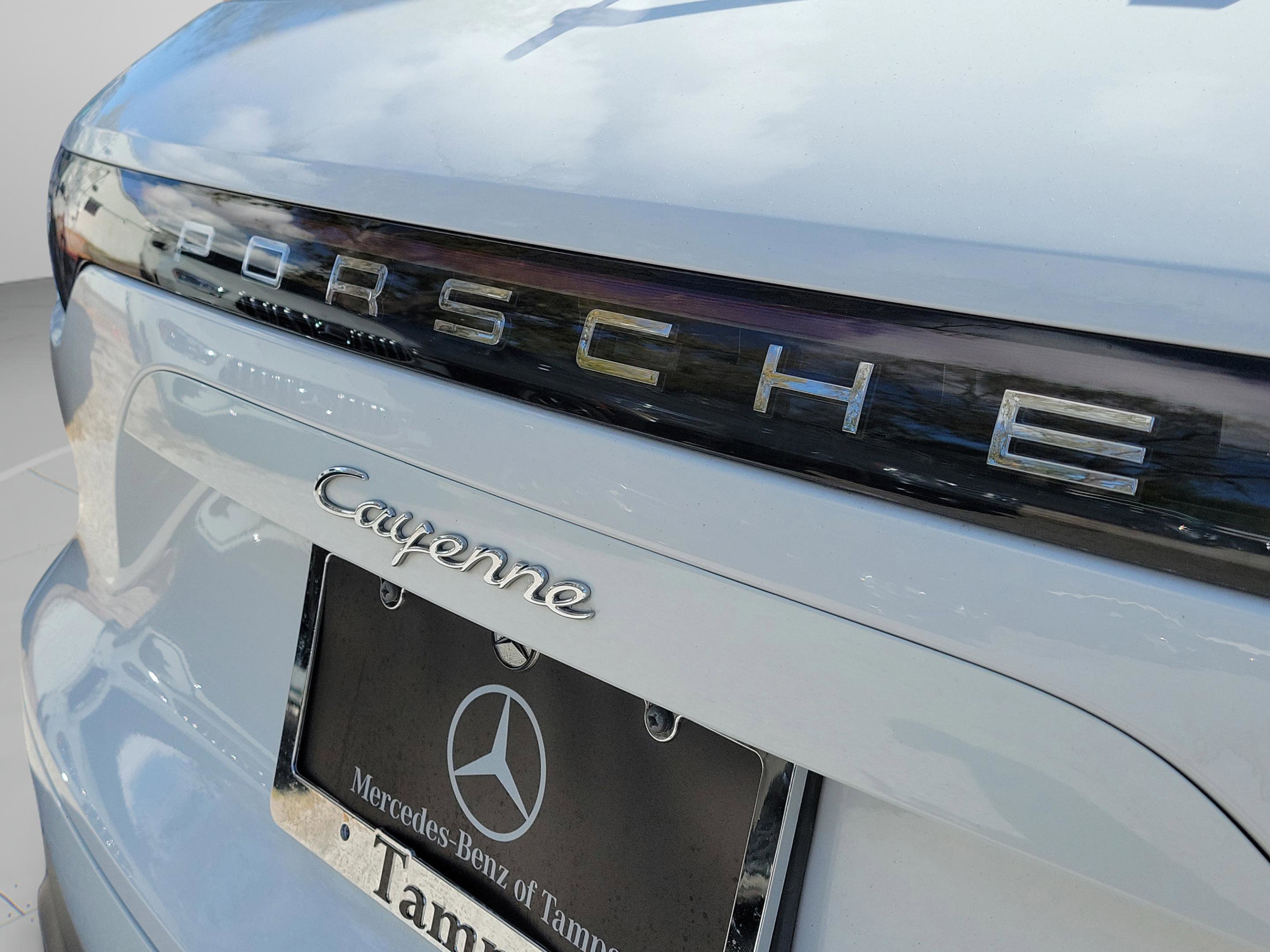 Used 2019 Porsche Cayenne Base image 32