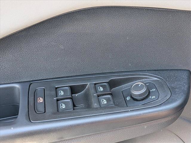 Used 2026 Volkswagen Taos SE FWD image 11