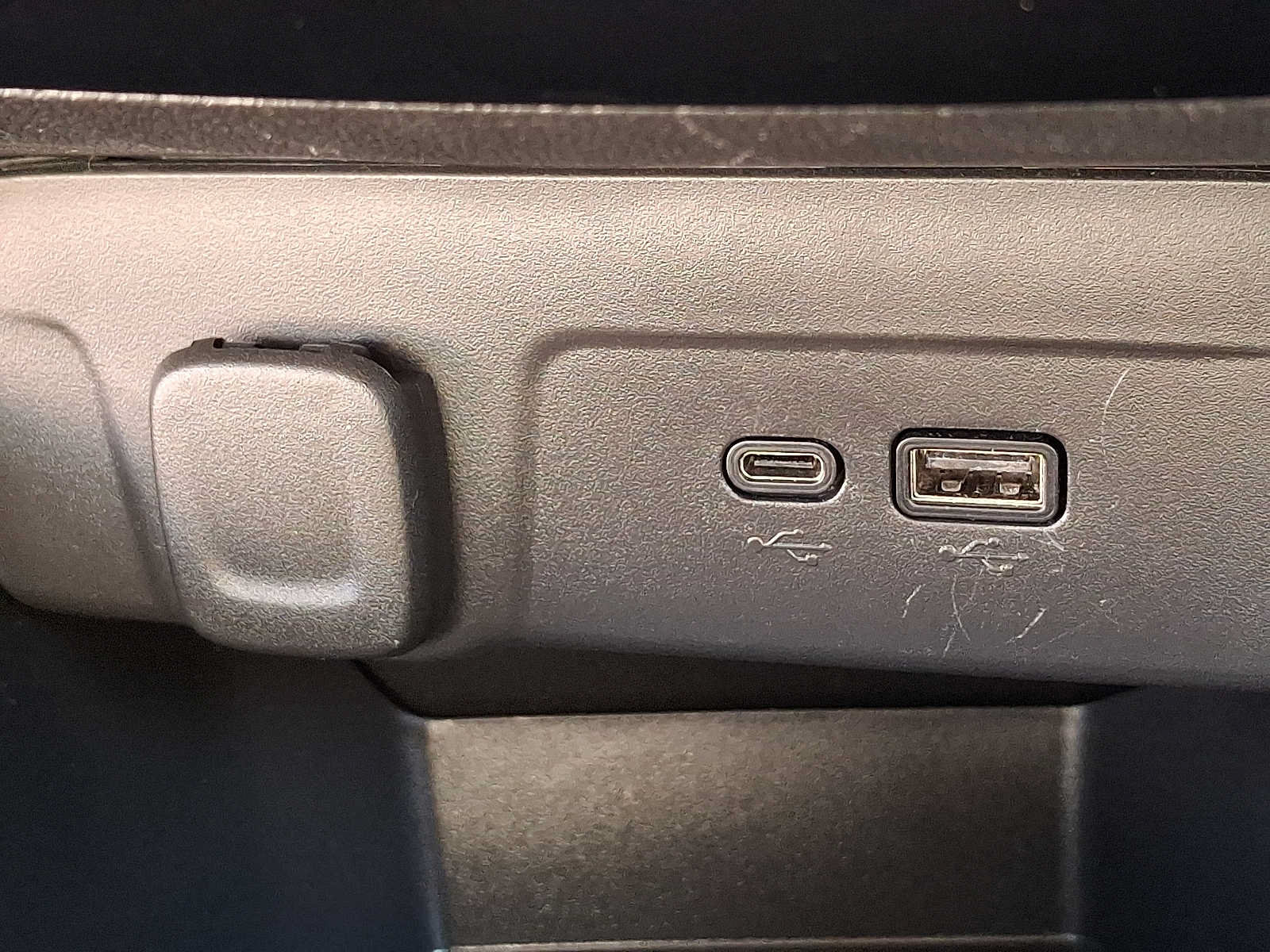 Used 2025 Chevrolet Trax LT FWD image 25