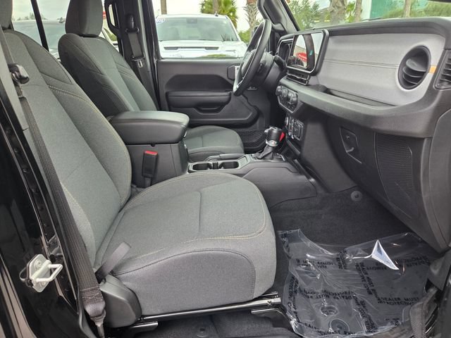 Used 2024 Jeep Gladiator Sport AWD/4WD image 15