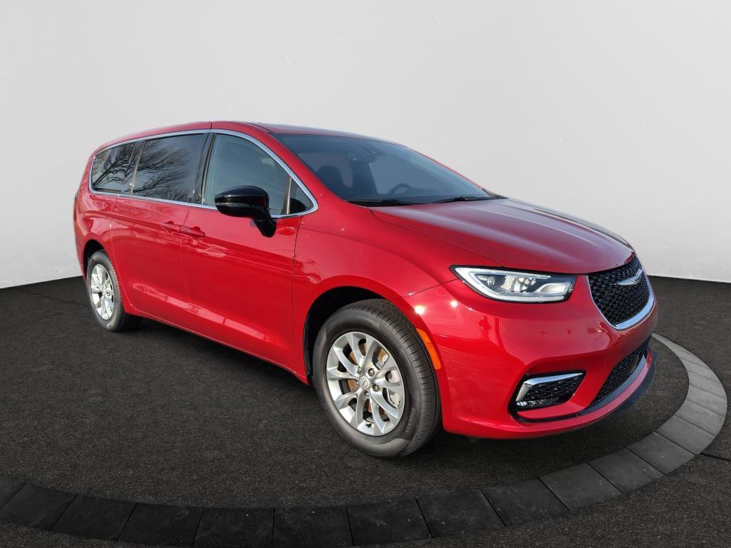 New 2026 Chrysler Pacifica Select image 3