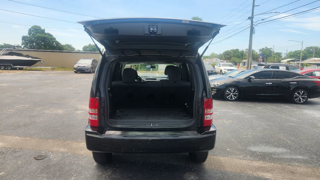 Used 2012 Jeep Liberty Sport AWD/4WD image 12