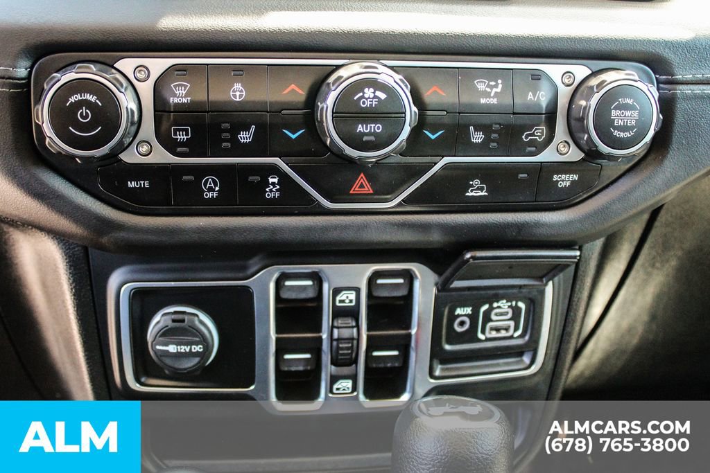 Used 2025 Jeep Wrangler Unlimited Sahara AWD/4WD image 37