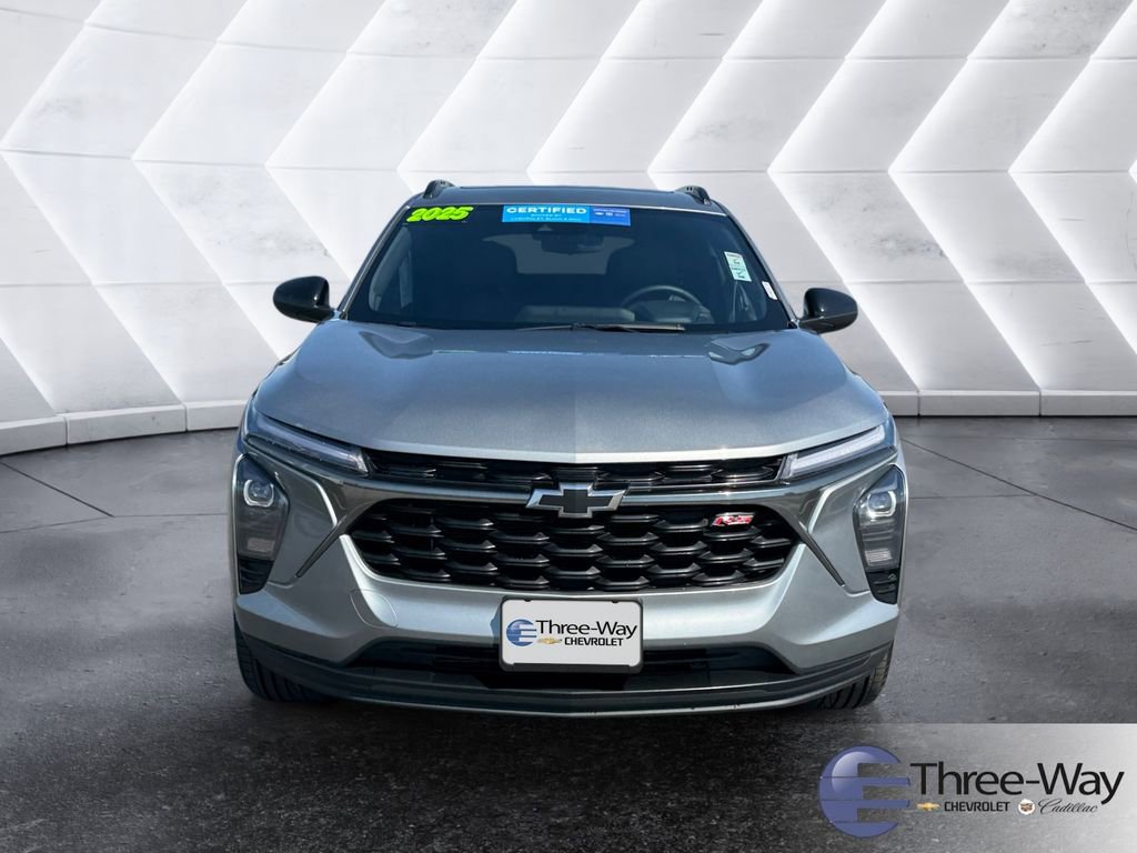 Certified 2025 Chevrolet Trax RS w/ Sunroof Package image 8