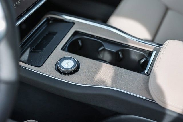 New 2025 Volvo EX90 Plus image 21