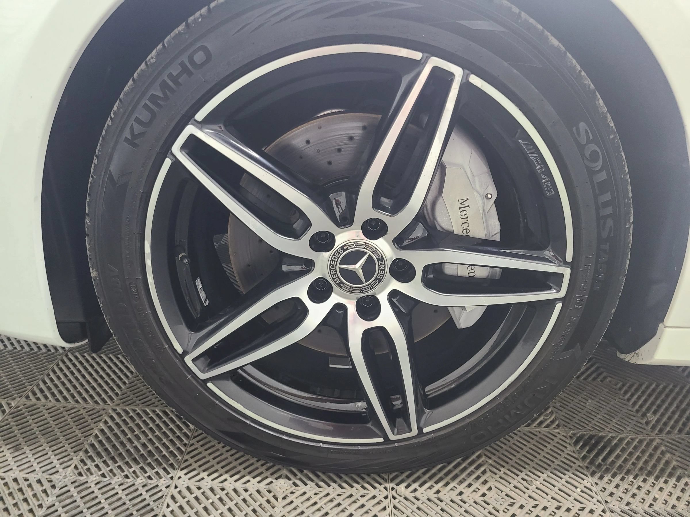 Used 2019 Mercedes-Benz E 300 4MATIC w/ Premium 1 Package image 18