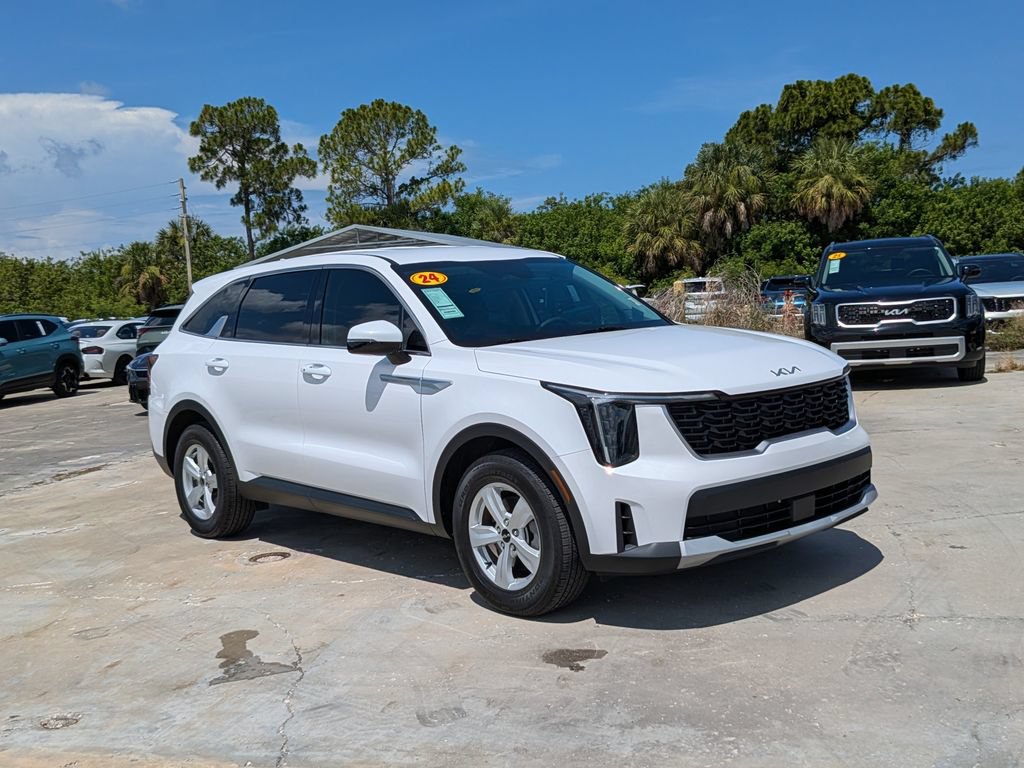 Certified 2024 Kia Sorento LX FWD image 2
