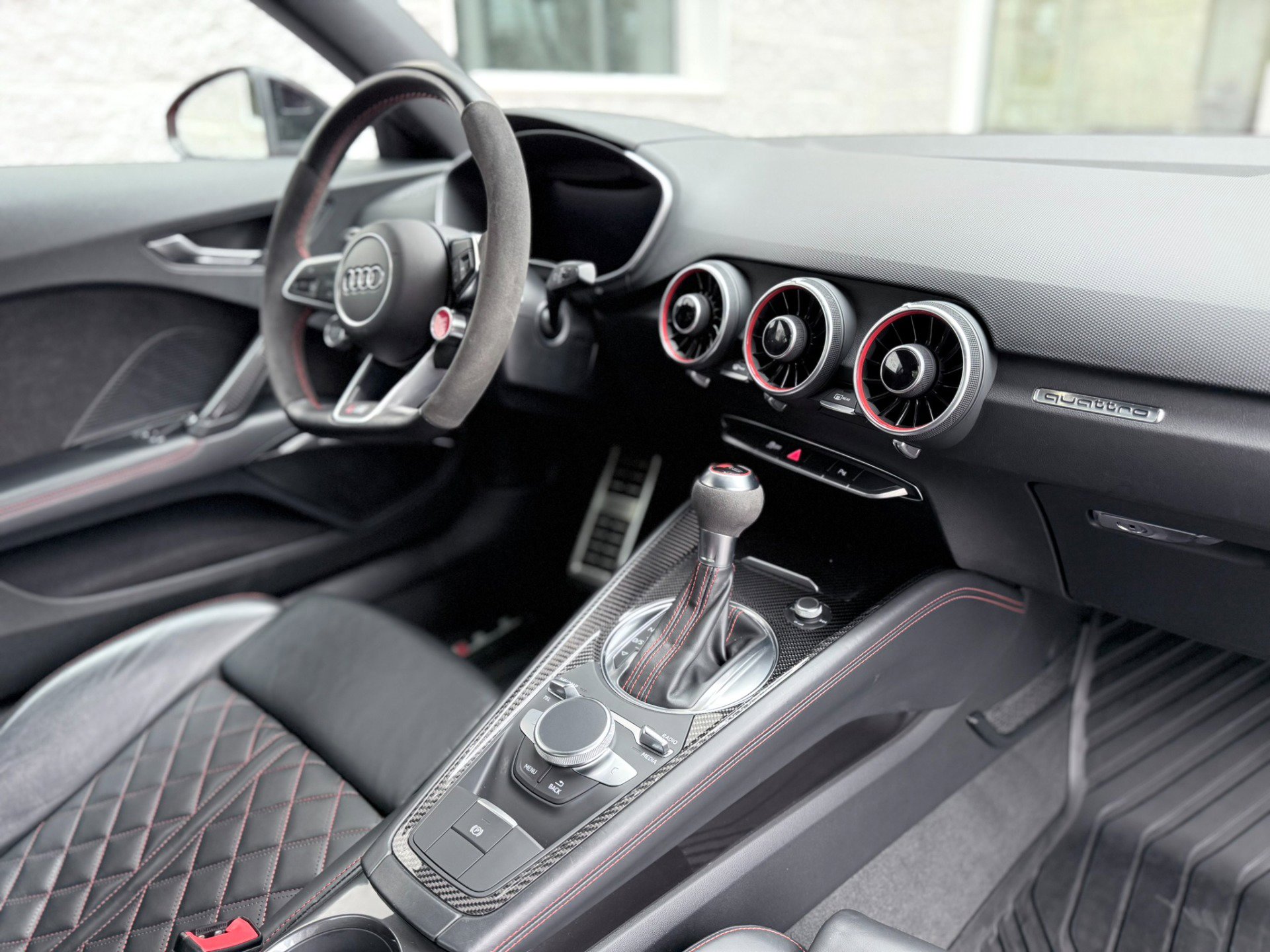 Used 2018 Audi TT RS w/ Dynamic Plus Package AWD/4WD image 27