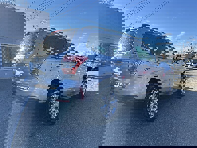 Used 2014 Subaru Forester 2.5i Premium w/ All-Weather Package image 4