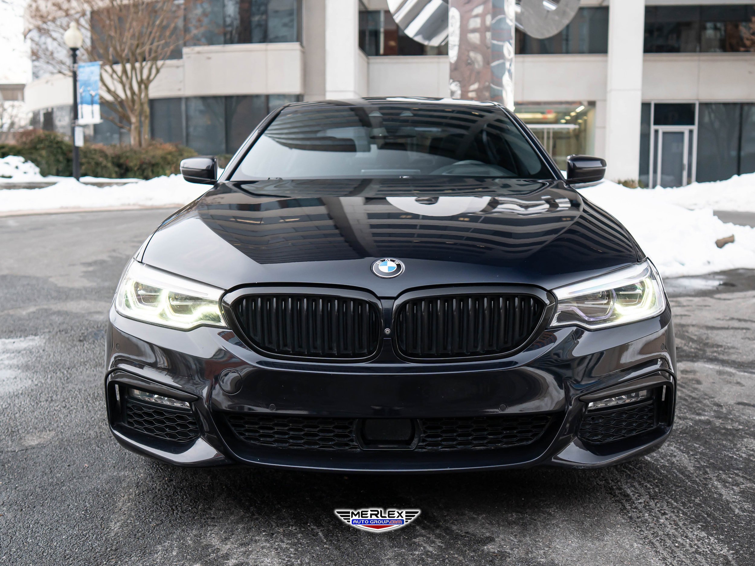 Used 2018 BMW 540i xDrive w/ M Sport Package image 2