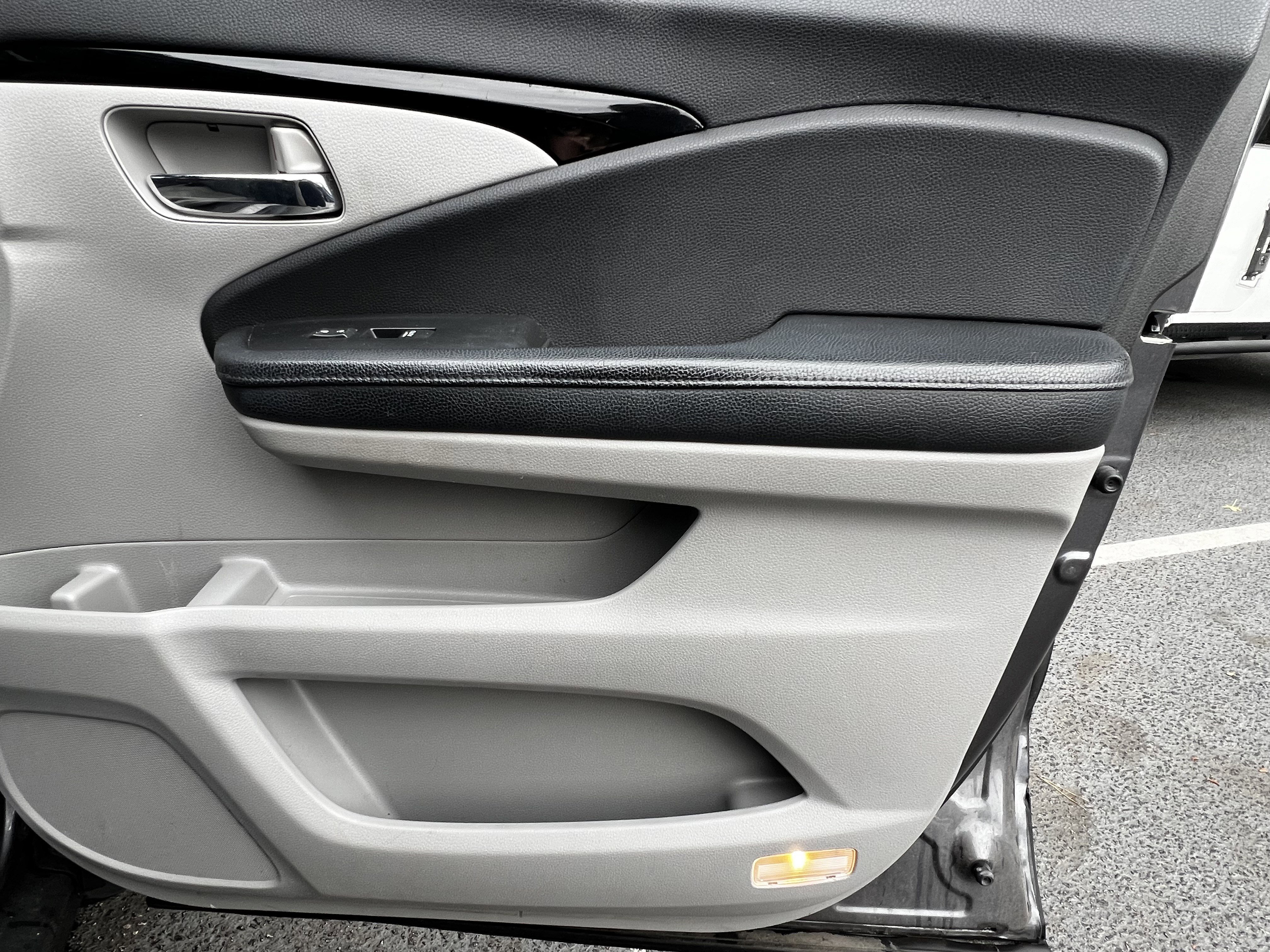 Used 2017 Honda Pilot Touring image 44